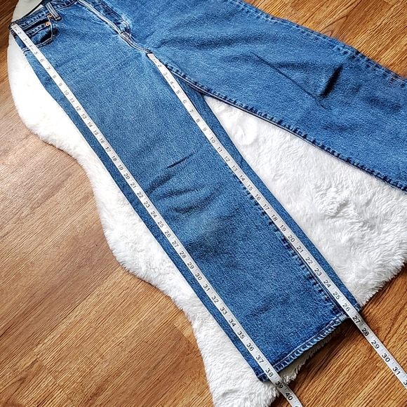 Levi's Ribcage Straight Button Fly Jeans 28 - Picture 8 of 9